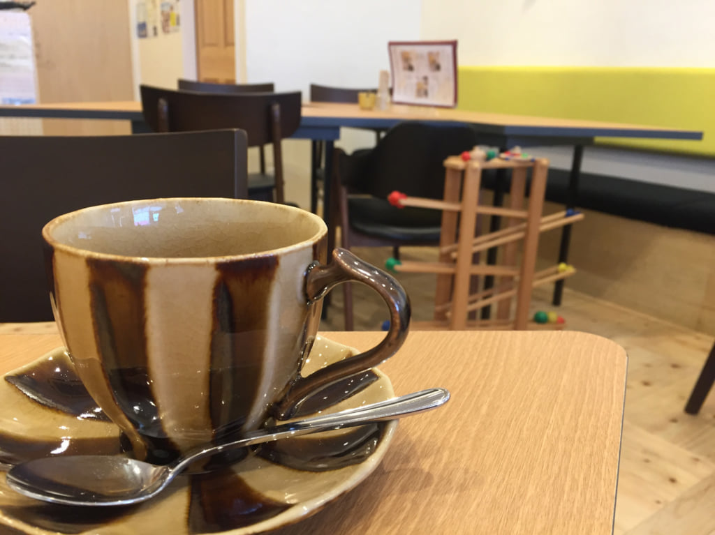 さんかくカフェコーヒーと玩具