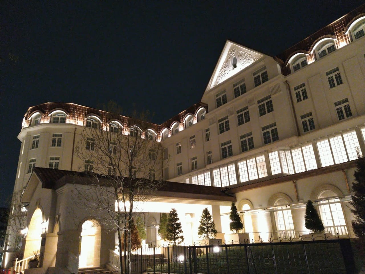 夜の宝塚ホテル