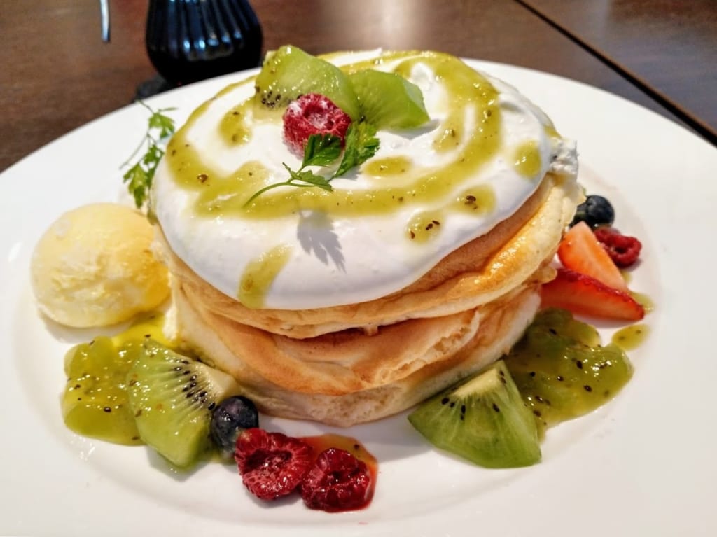 カフェ・ド・ヴォアラよつばパンケーキ