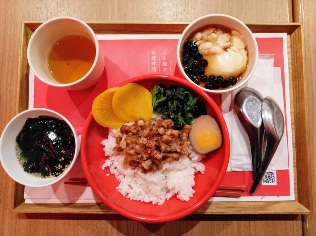 台湾甜商店の魯肉飯セット