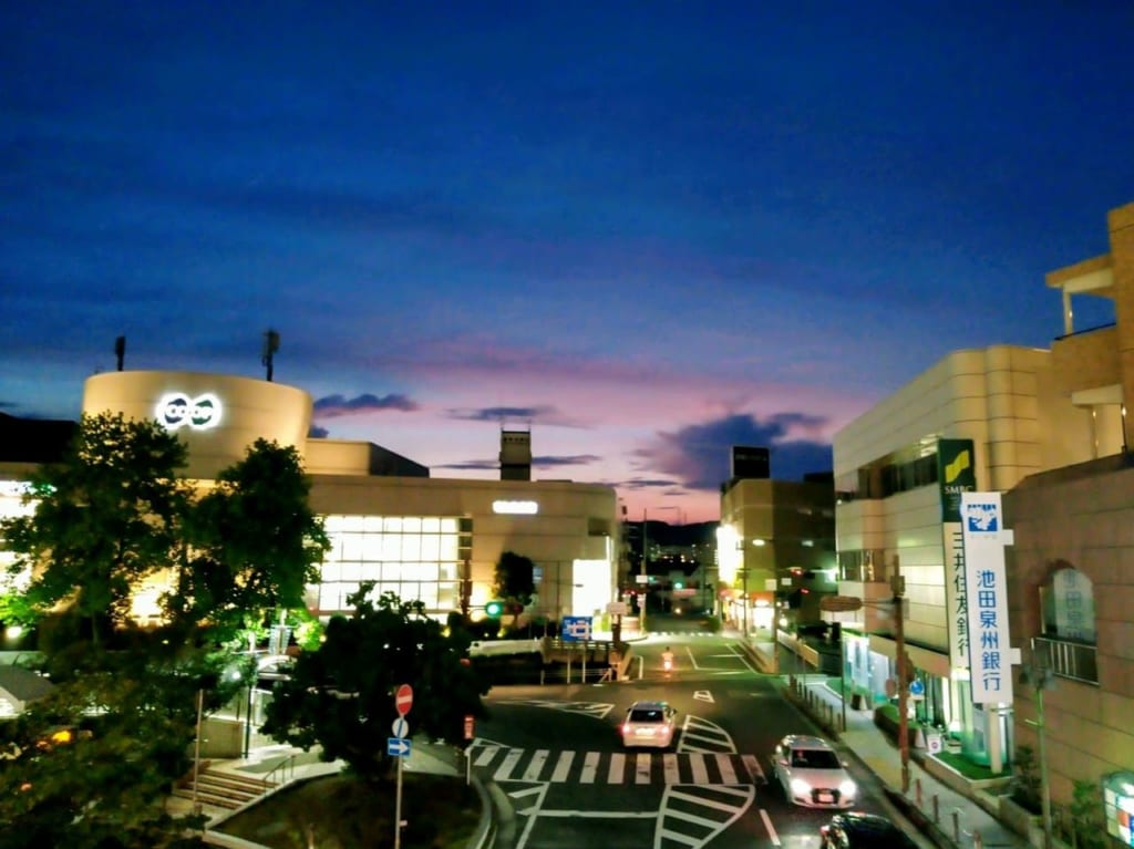 逆瀬川駅前の風景