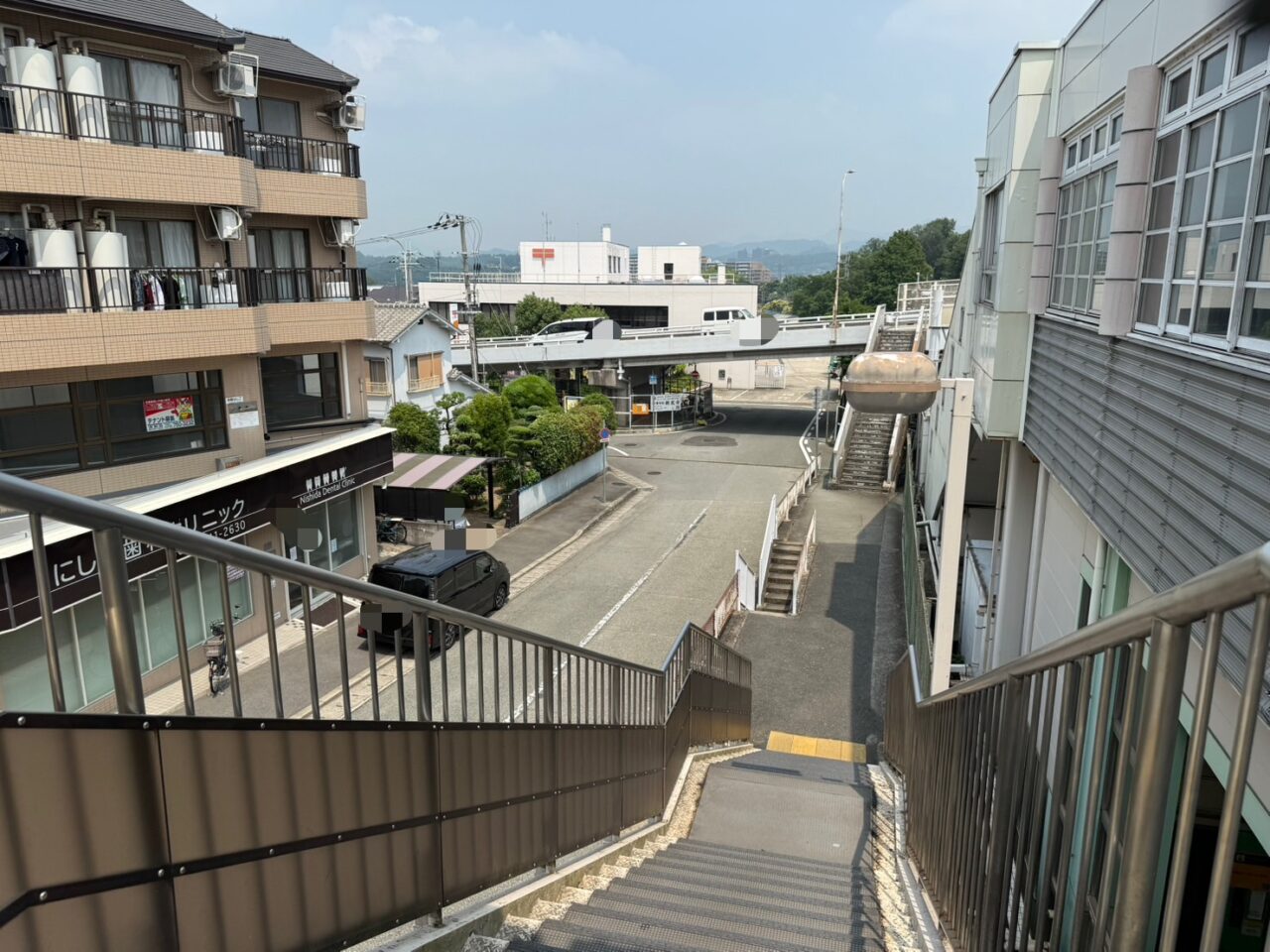 畦野駅から見える郵便局