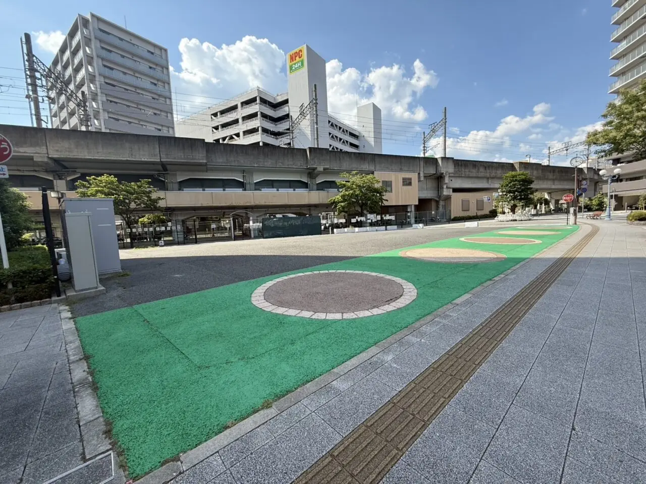 藤ノ木さんかく広場の風景