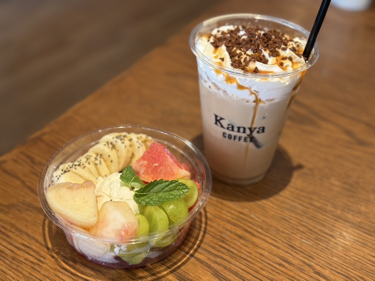 Kanyacoffee宝塚劇場前店のご褒美グリークとほうじチャイ