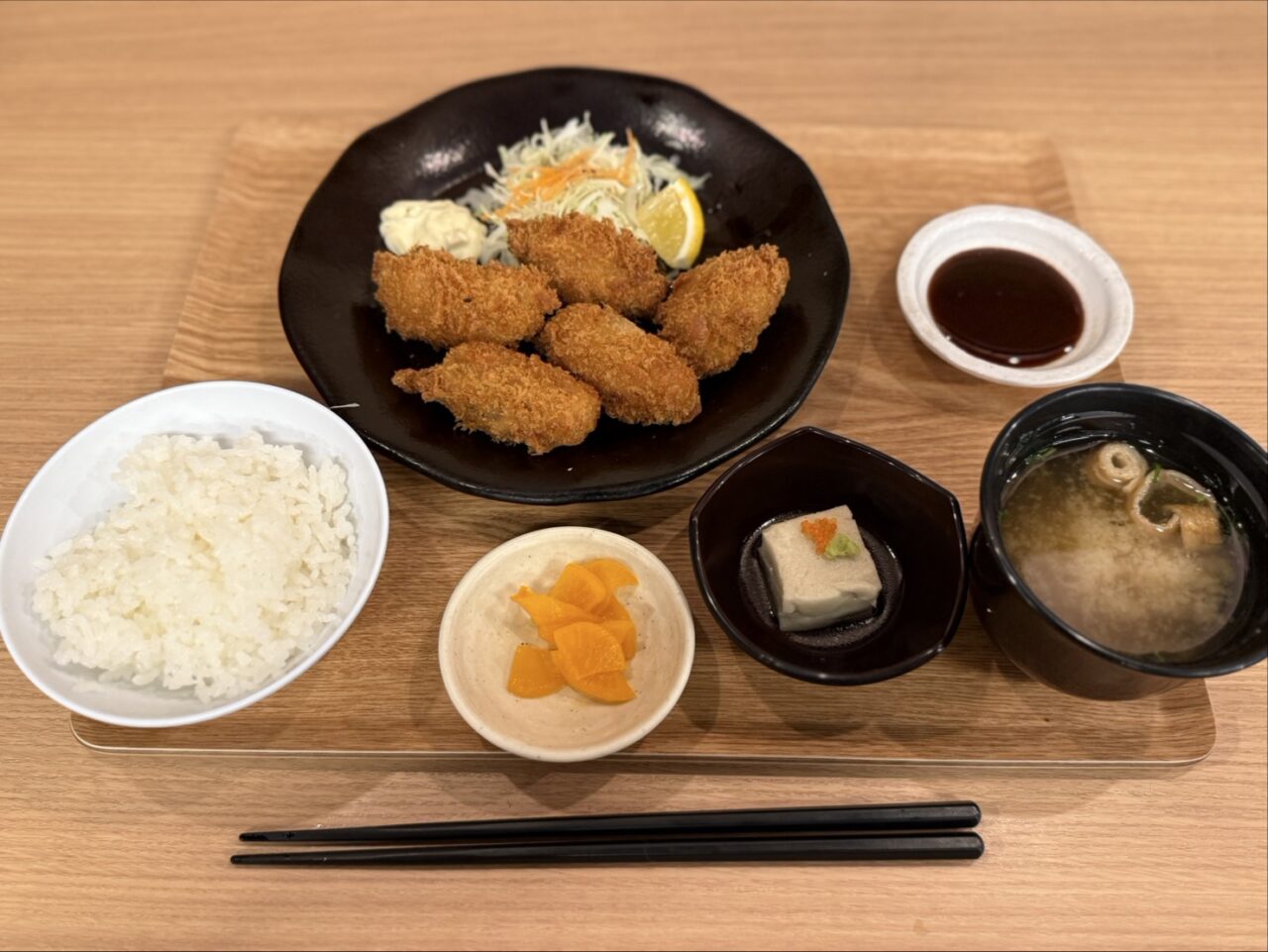 魚しんカキフライ定食