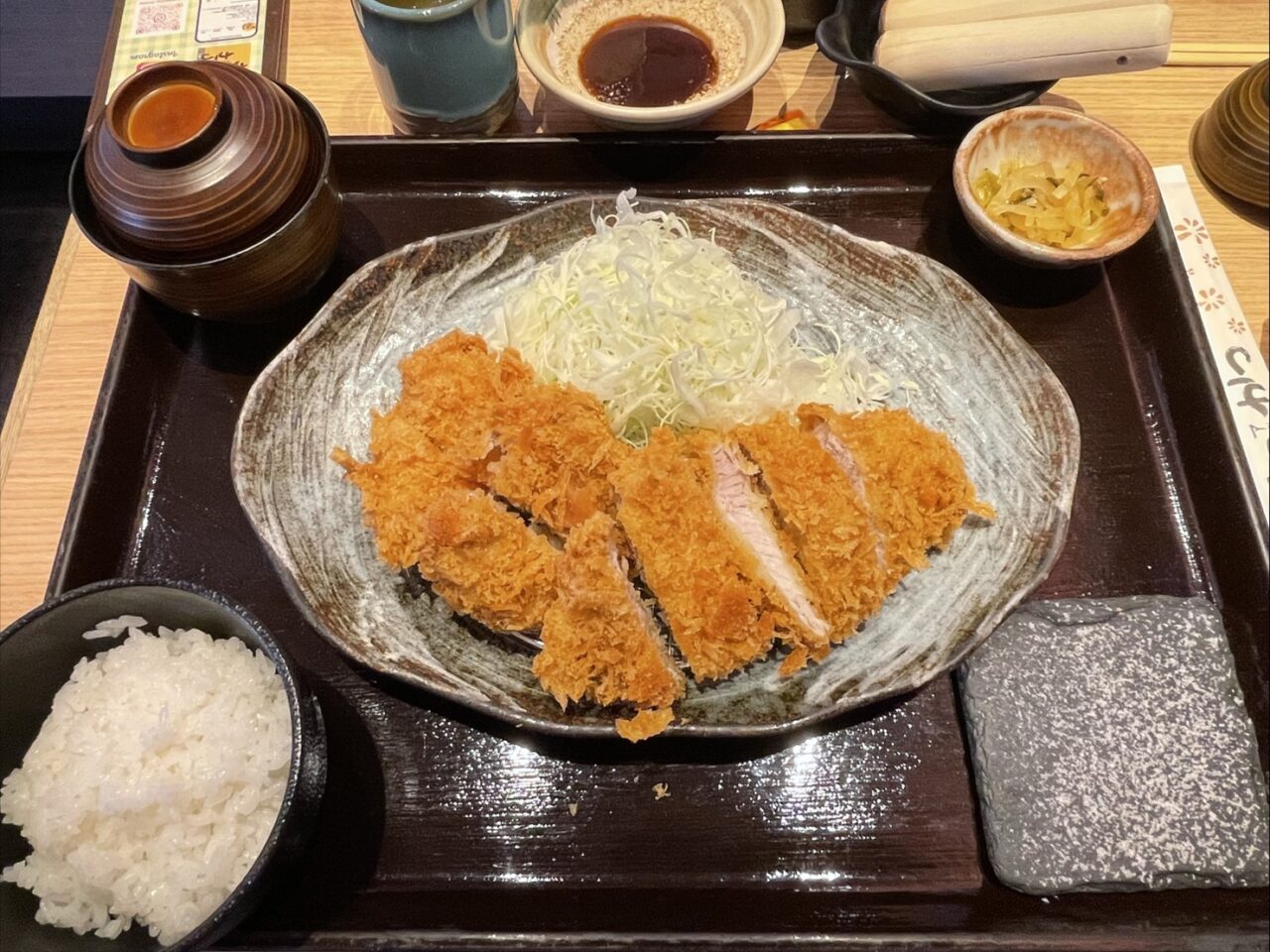 ロース・ひれかつ膳